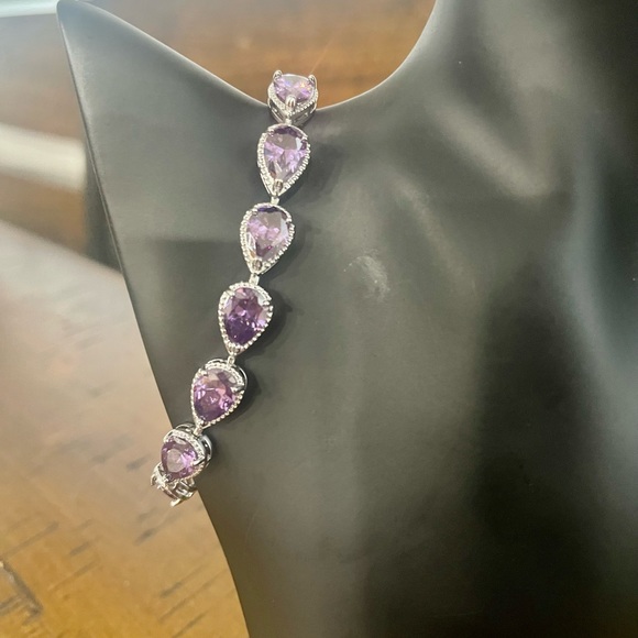 Ladies Bracelet Purple Stones Water Droplet CZ 7 inches w Length Extender-NWOT - Picture 6 of 6